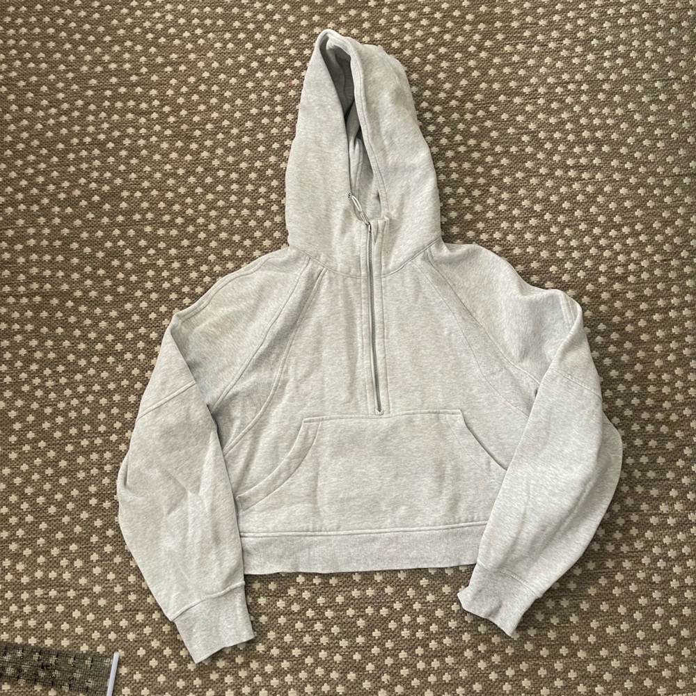 Lululemon cropped half zip scuba hoodie. Size M/L. Light Gray Hoodie